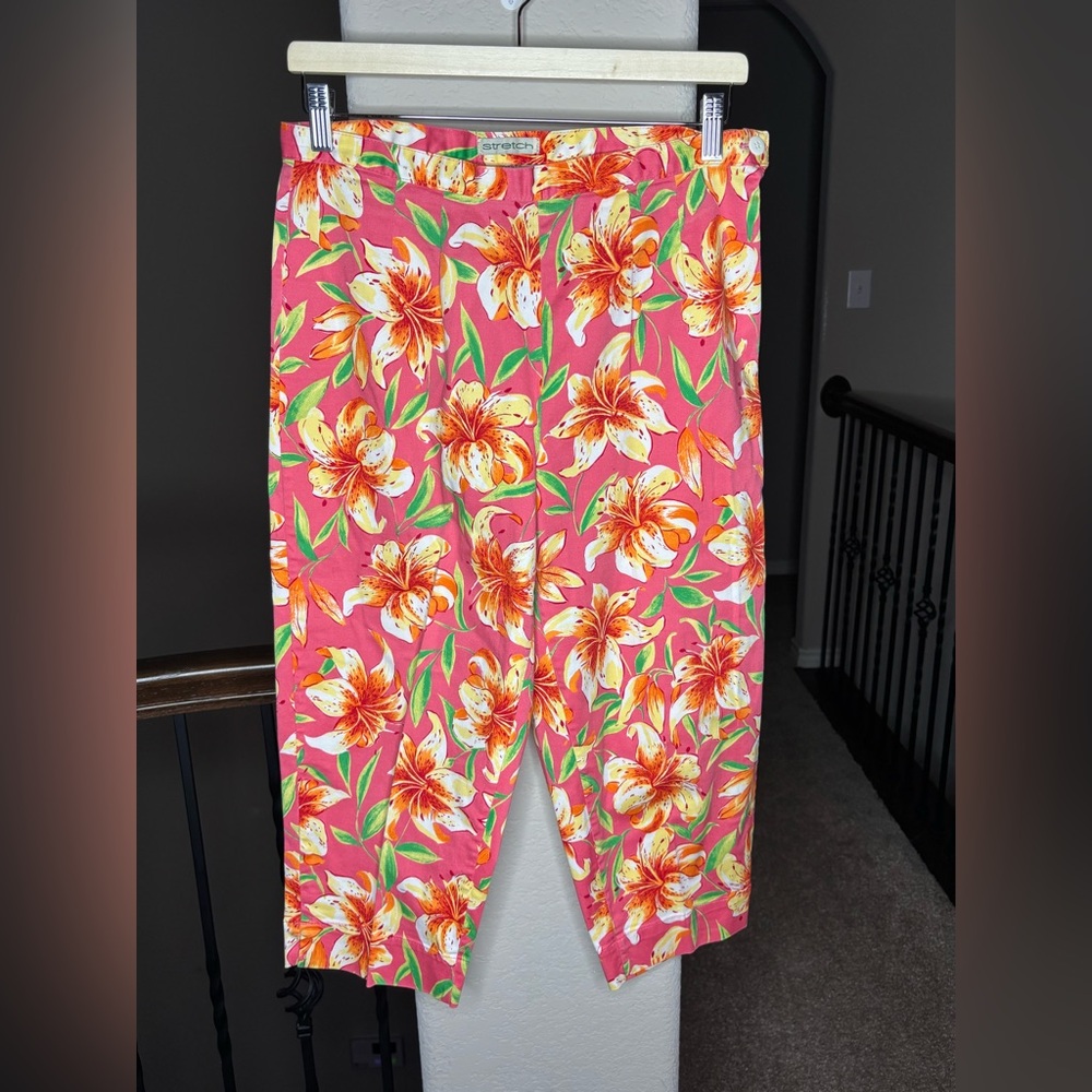 Vintage St. John’s Bay Floral Capri Pants Cotton Blend Tropical Vacation